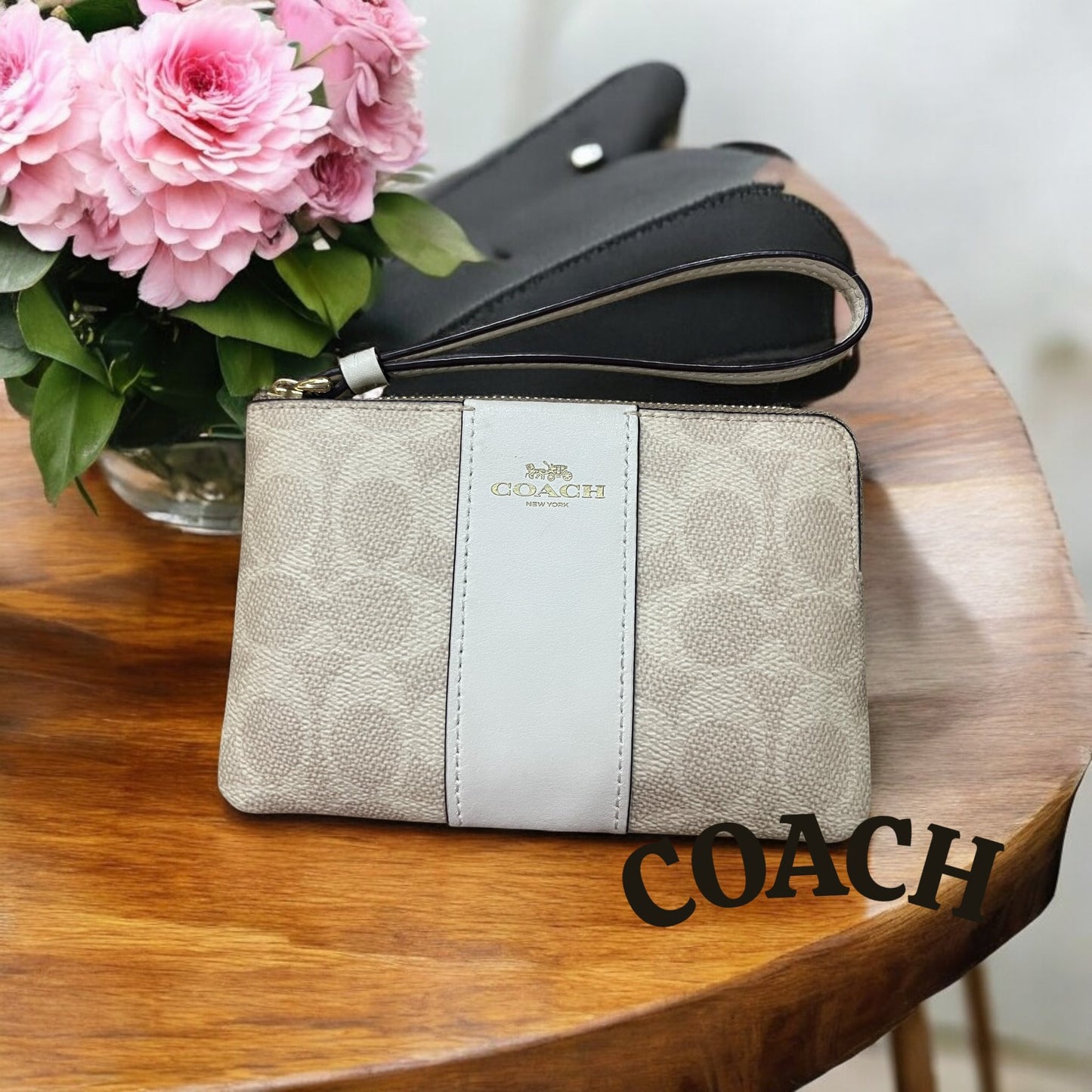 กระเป๋าคล้องแขน COACH