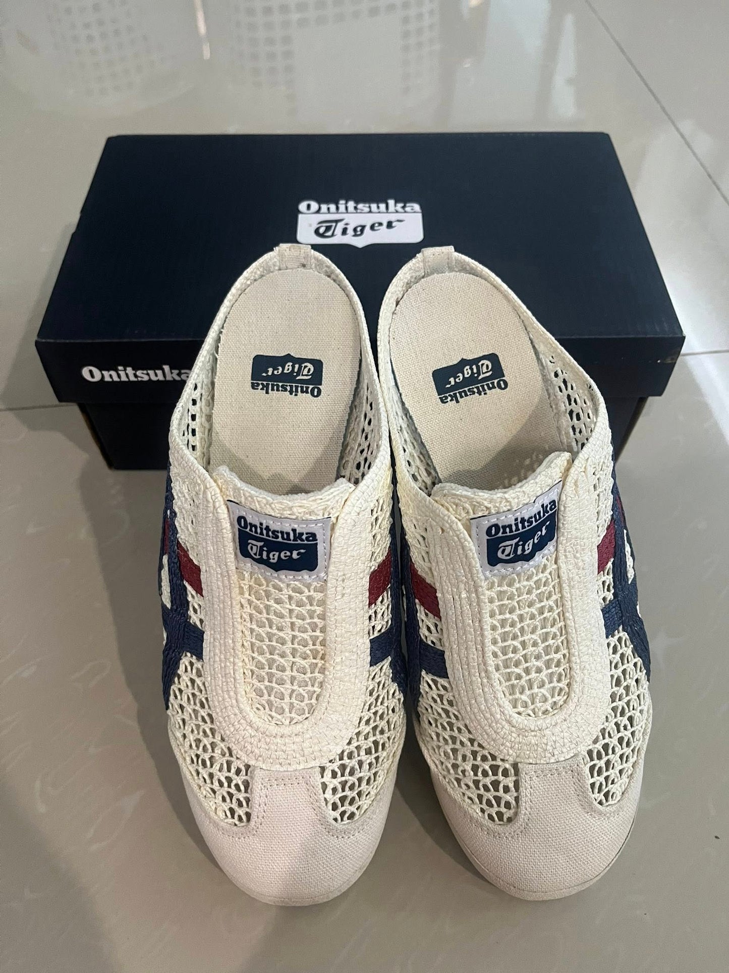 รองเท้า ONITSUKA TIGER