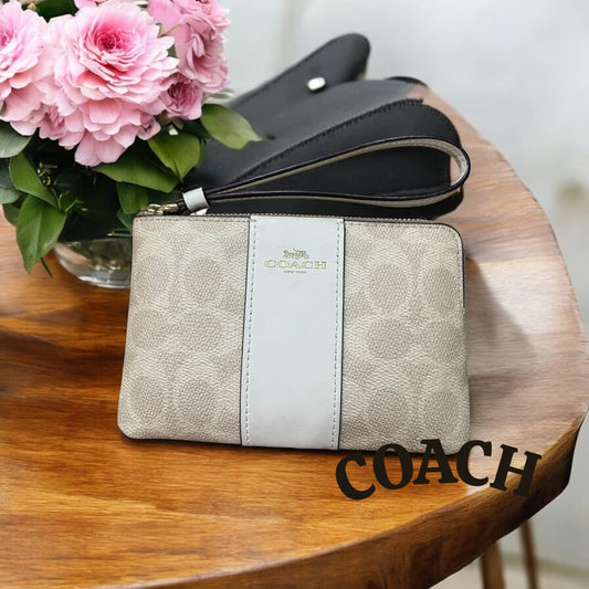 กระเป๋าคล้องแขน COACH